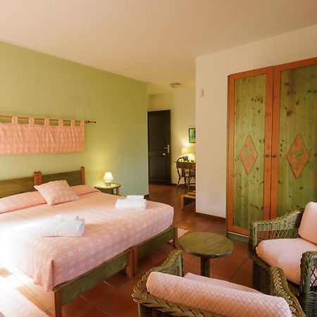 Hotel Ristorante Sa Pedrera Кабрас Экстерьер фото