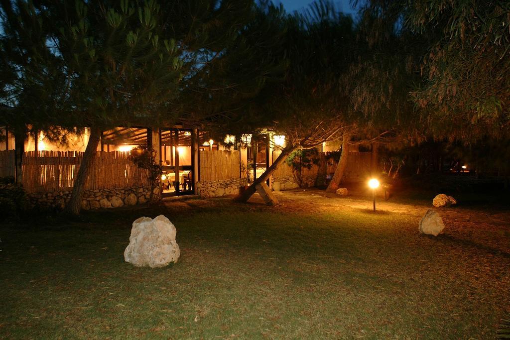 Hotel Ristorante Sa Pedrera Кабрас Экстерьер фото